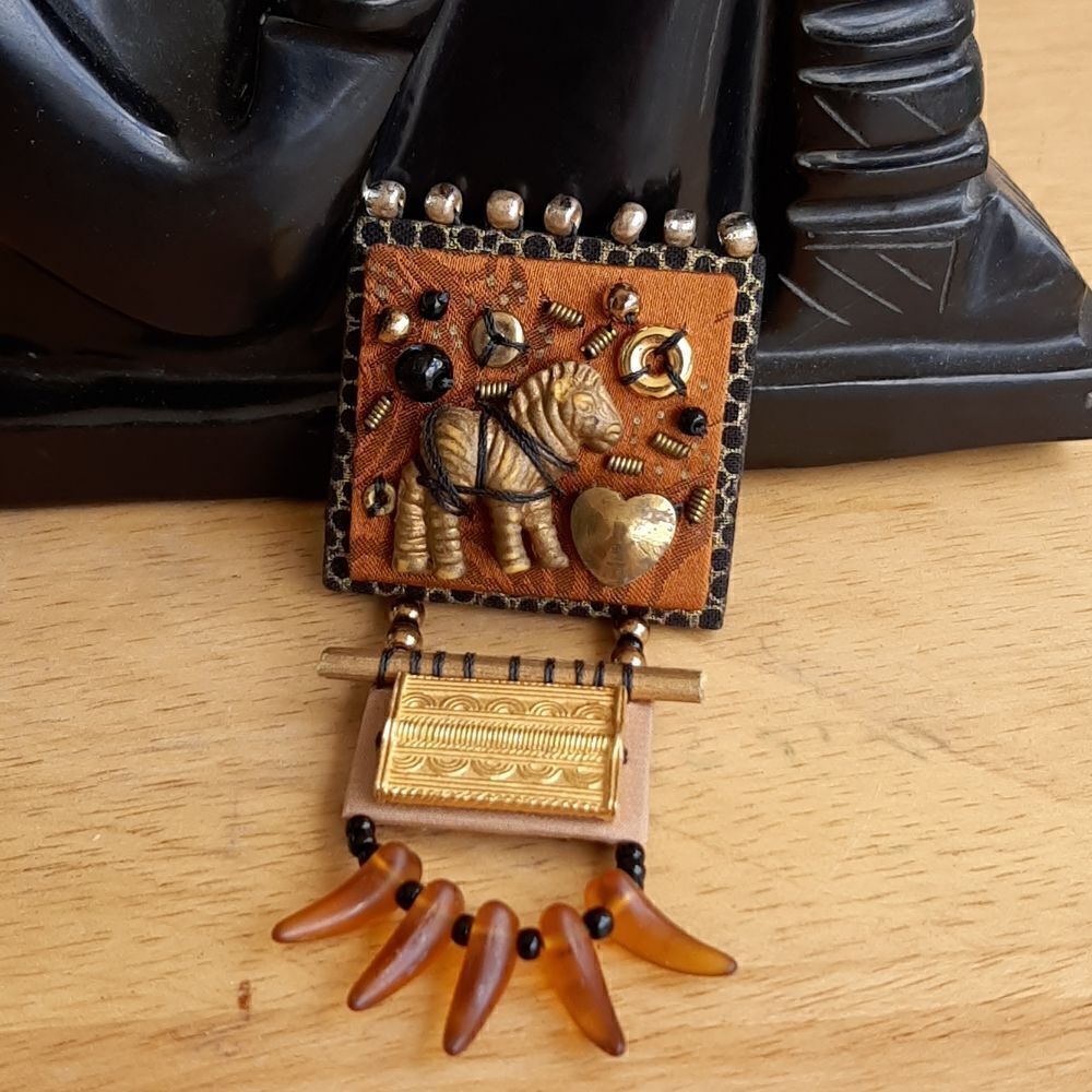 "HOST PICK: Vintage artisan brooch